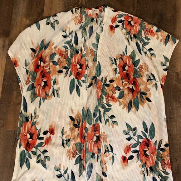 Floral kimono - Picture 2 of 2